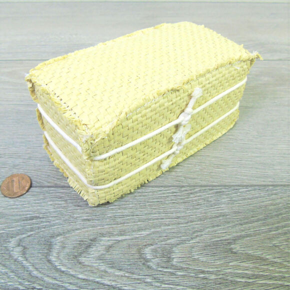 American Girl Doll Hay Bale Horse Barn Farm Accessory Rising Star Stable Toy - Picture 2 of 3